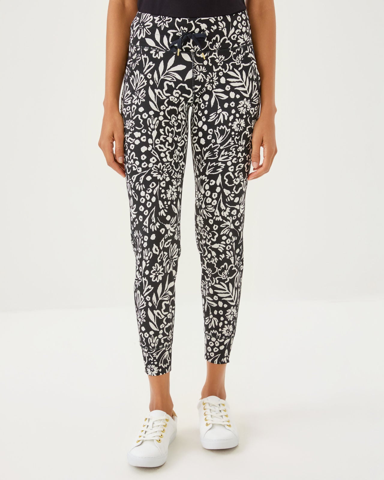 Island Mid Rise Jogger UPF 50+ In Noir Purrfect Pounce Knit Jacquard