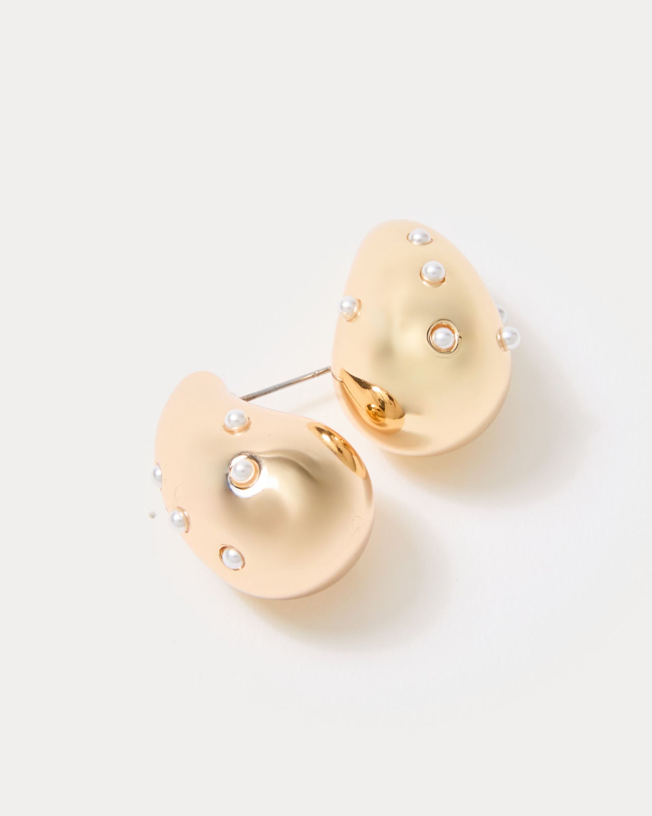 Roar Of The Seas Earrings In Resort White