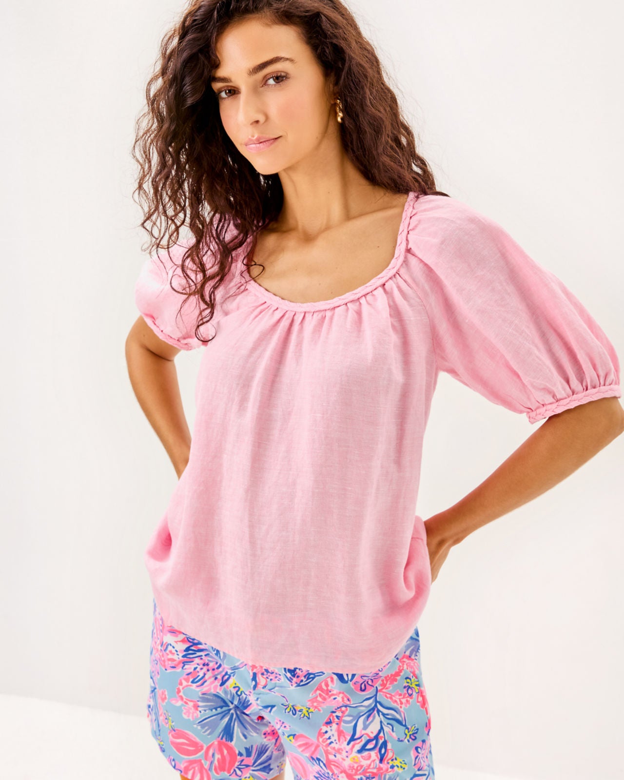 Calais Short Sleeve Top In Conch Shell Pink X Resort White