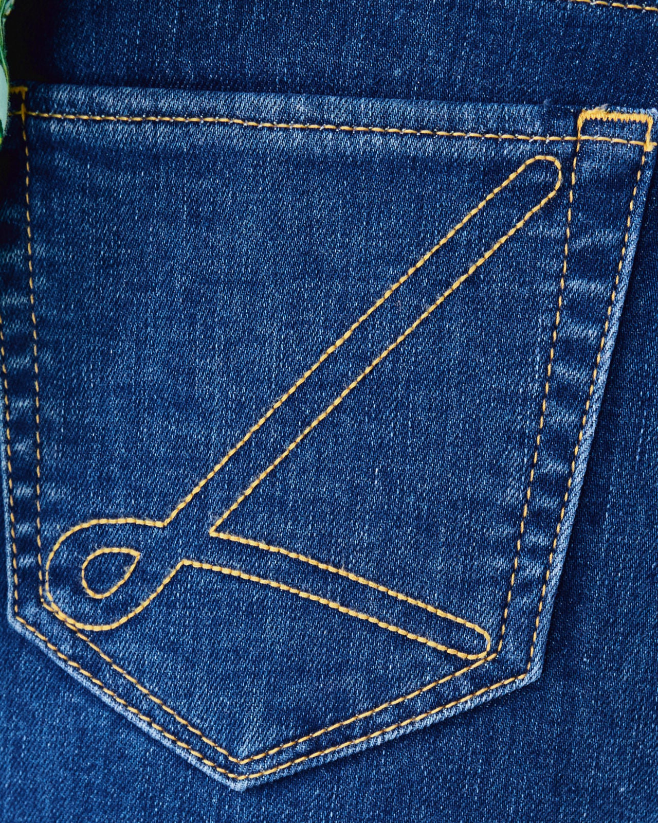 Lindessa High Rise Crop Jean In Medium Wash