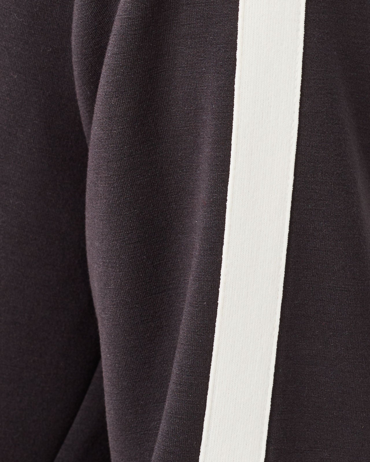 Fenella Zip-Up Hoodie In Noir