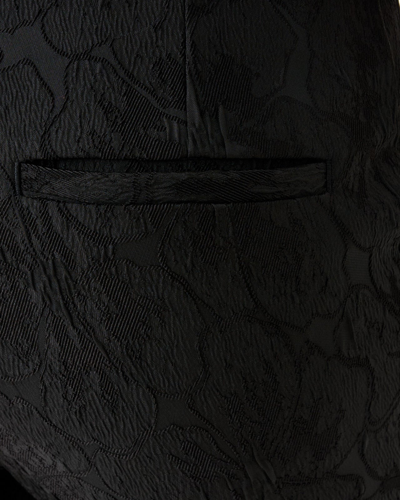 Jarrae High Rise Cropped Flare Pants In Noir Exploded Flower Stretch Jacquard