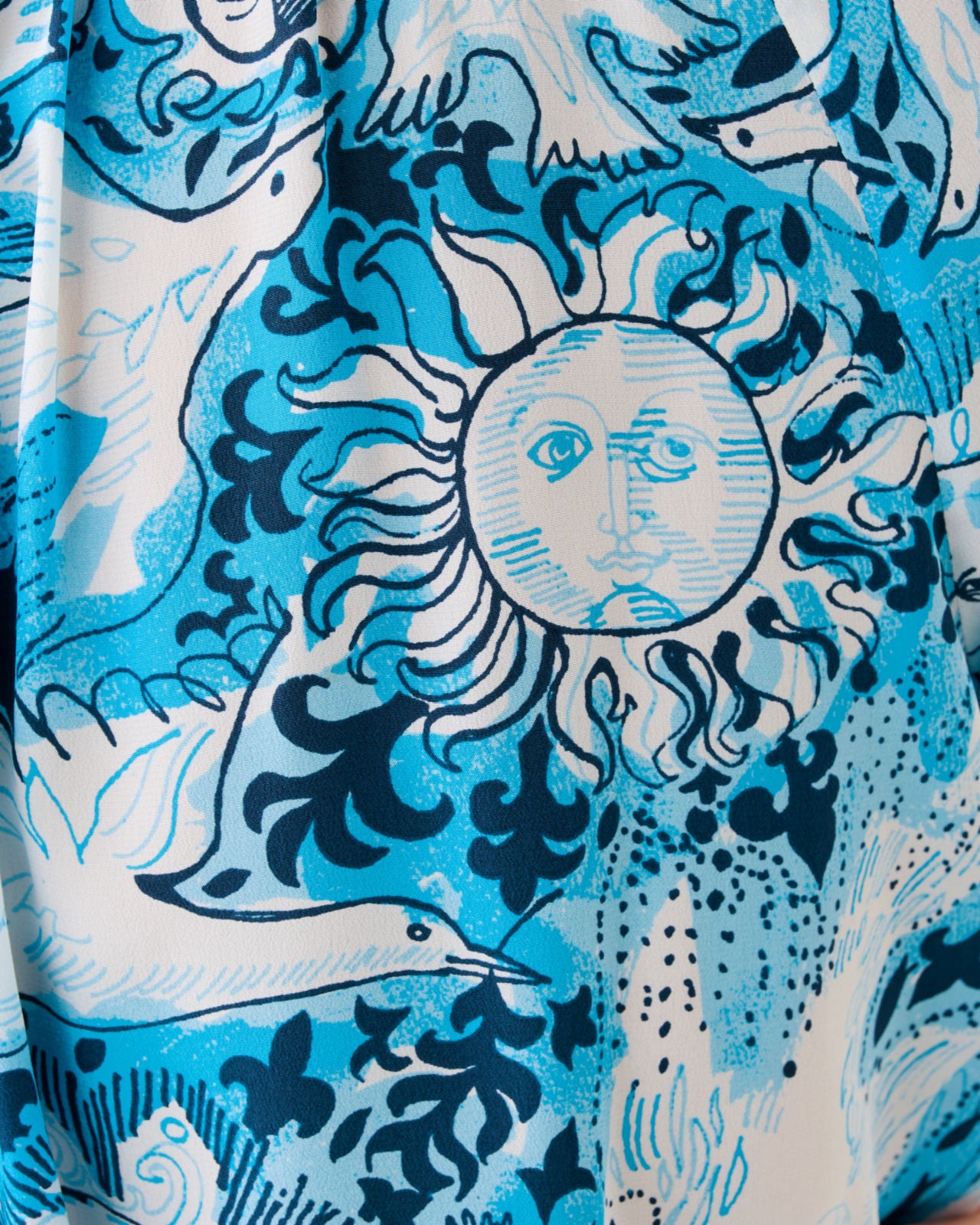 Elsa Top In Bellevue Blue Lilly Gulls