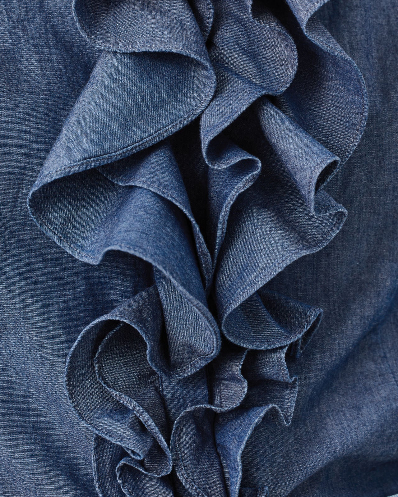 Fenly Sleeveless Top In Indigo Chambray