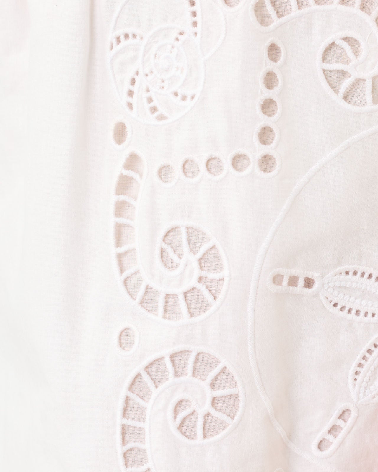Kilah Eyelet Short In Shell Of A Time Engineered Eyelet