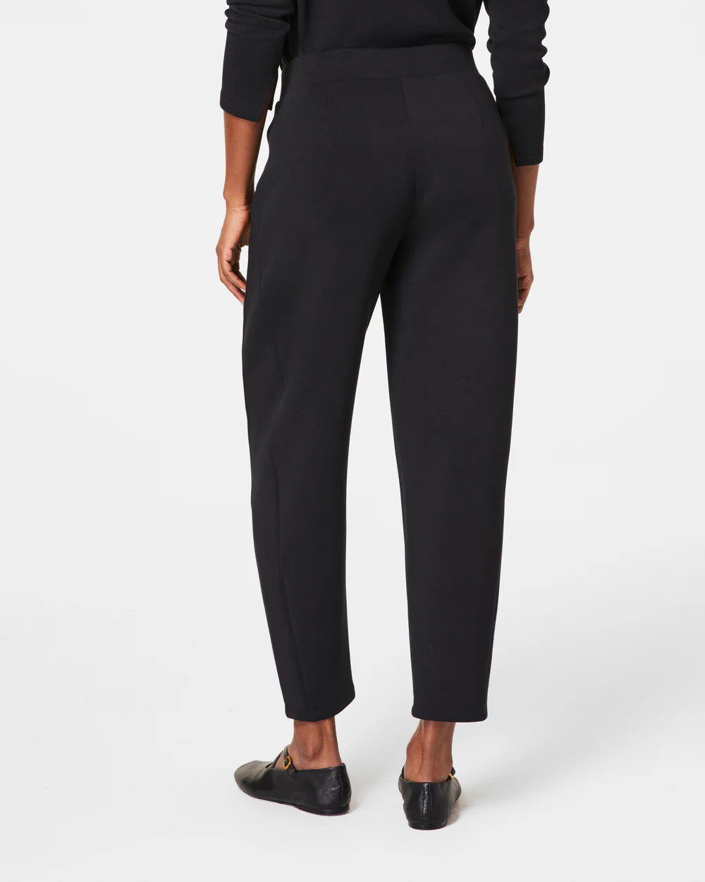 Air Essentials Barrel Leg Pant in Very Black