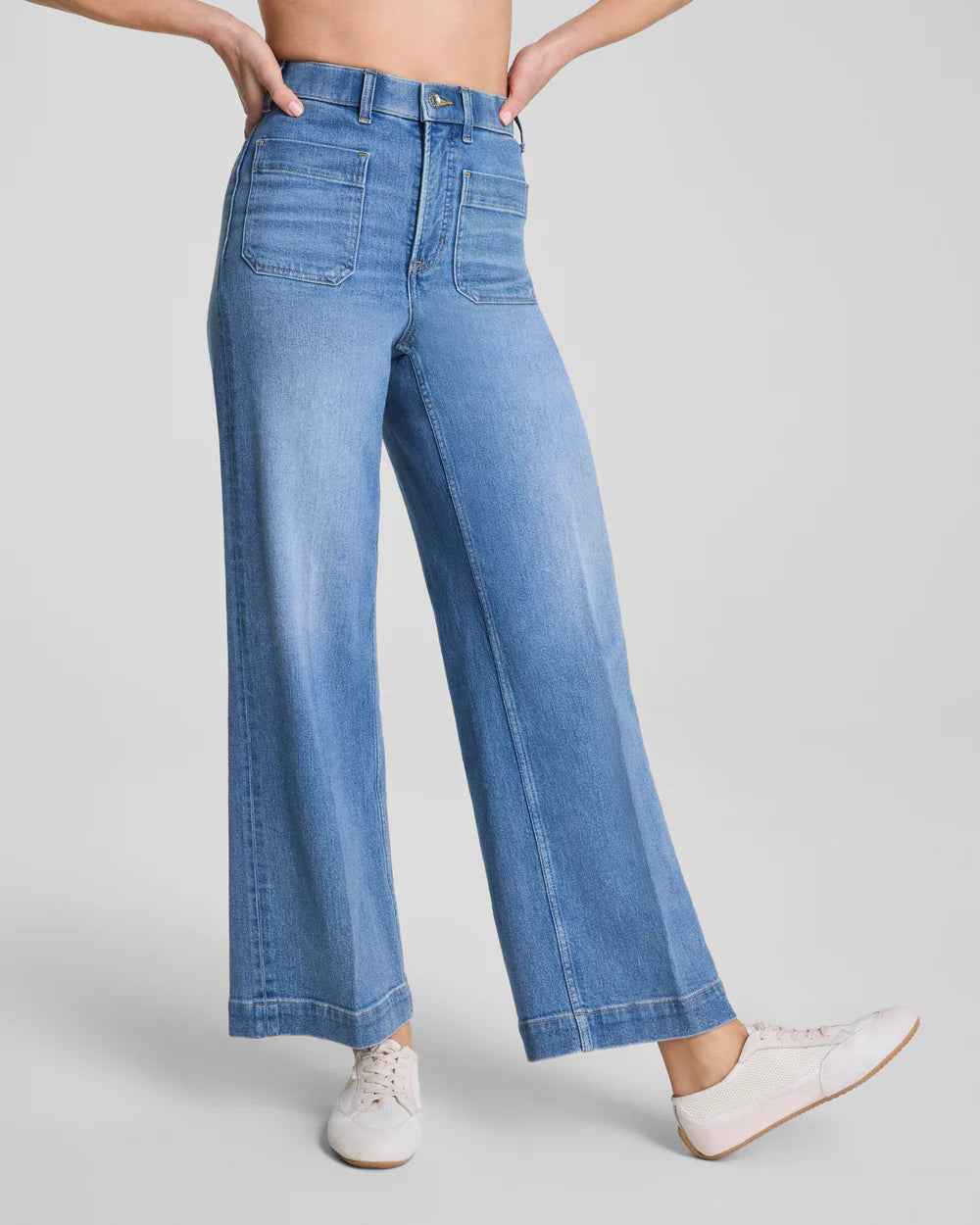 Cropped Wide Leg Jeans w/ Patch Pocket