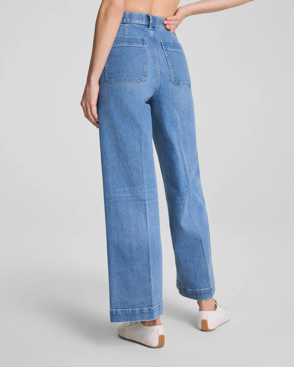 Cropped Wide Leg Jeans w/ Patch Pocket
