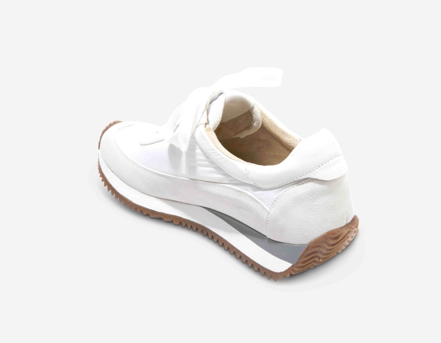 Queen Sneaker in White Nival