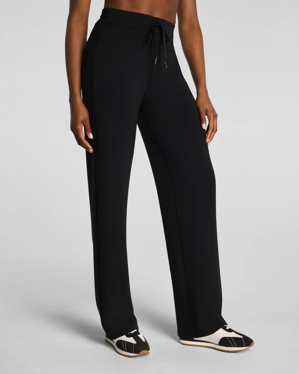Straight Leg Pant in Black