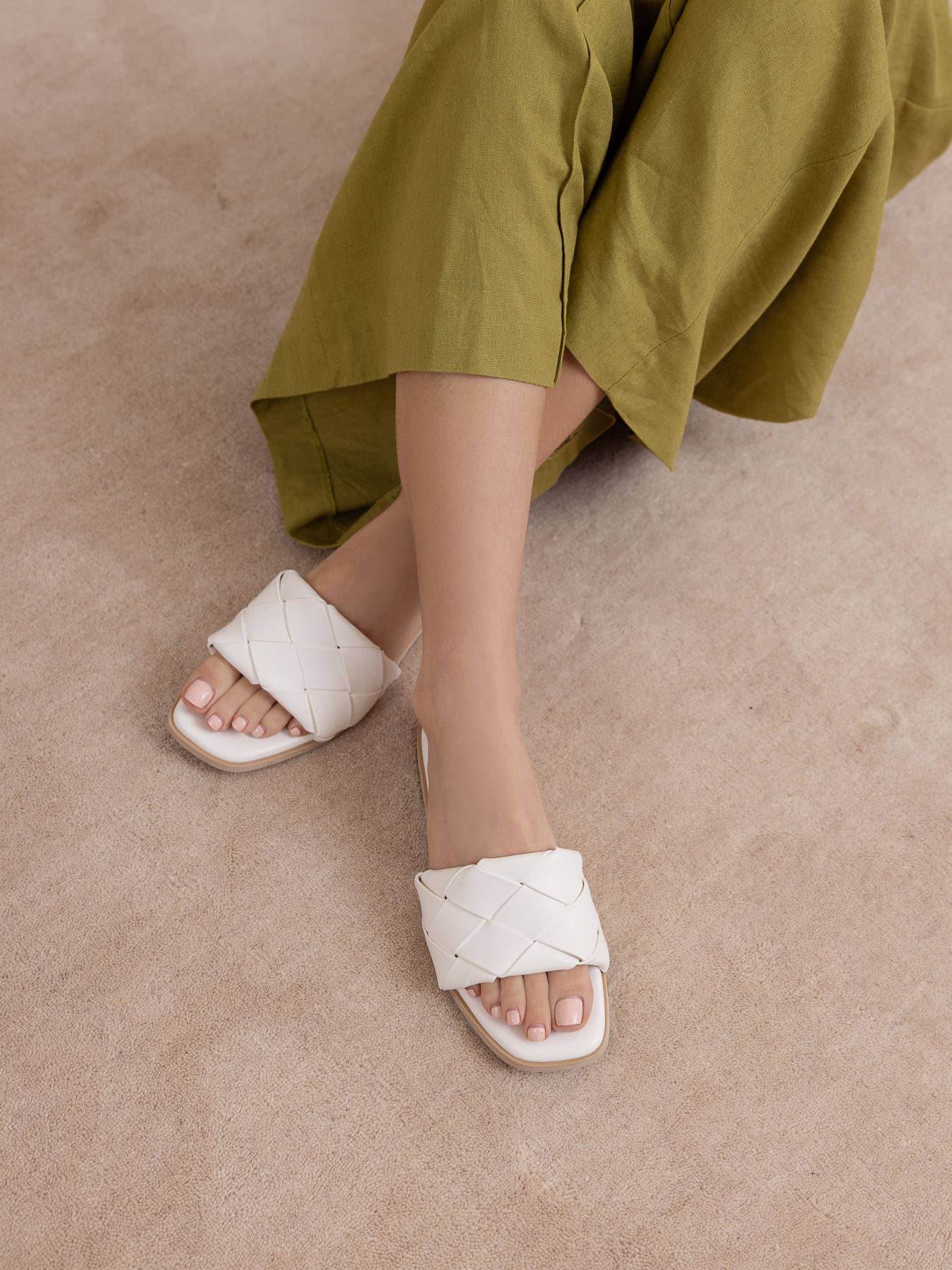 The Darla | White Woven Slide Sandal
